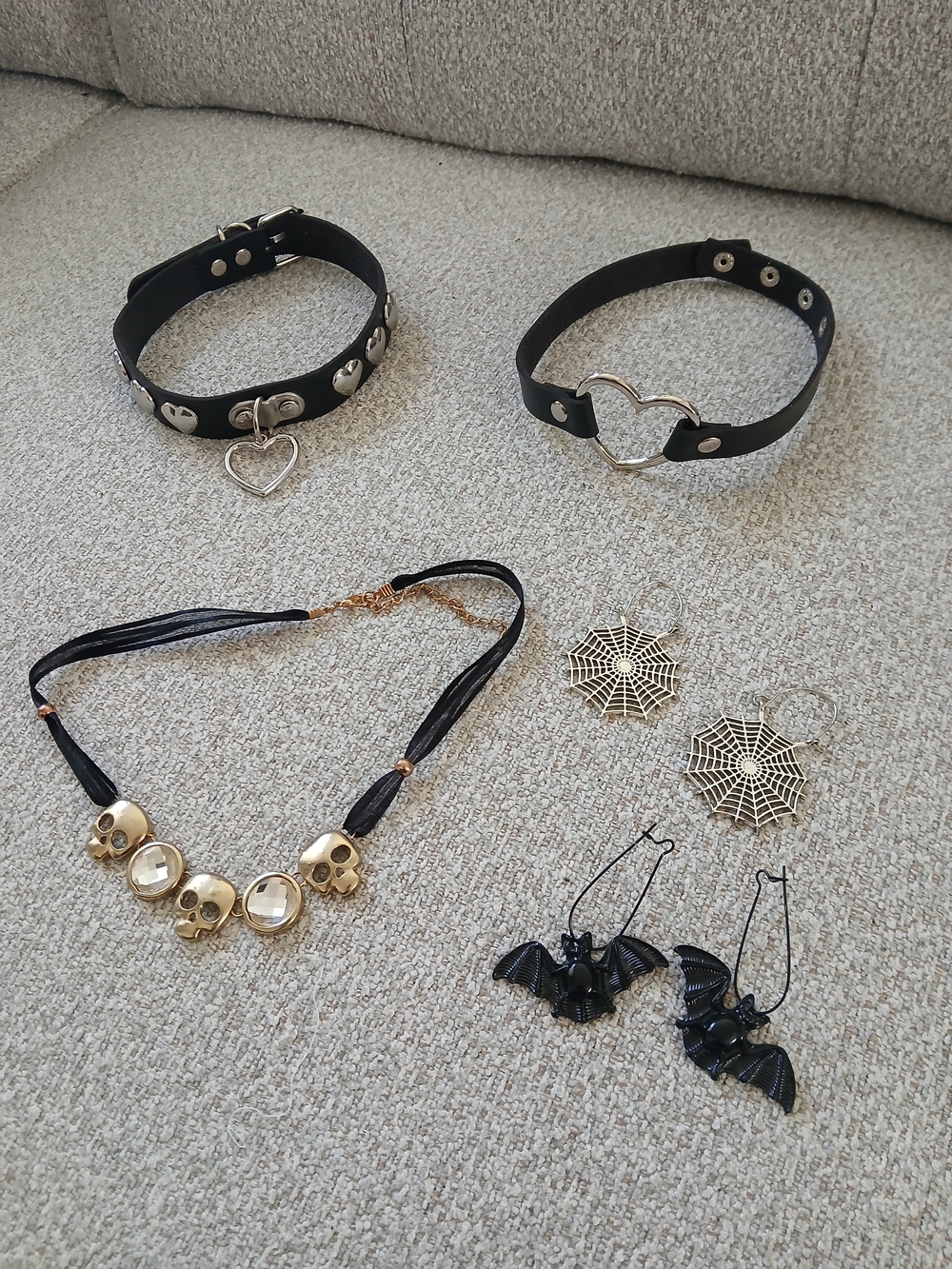 Gothic Heart & Skull Jewelry Set - Black with Silver & Gold Accents
